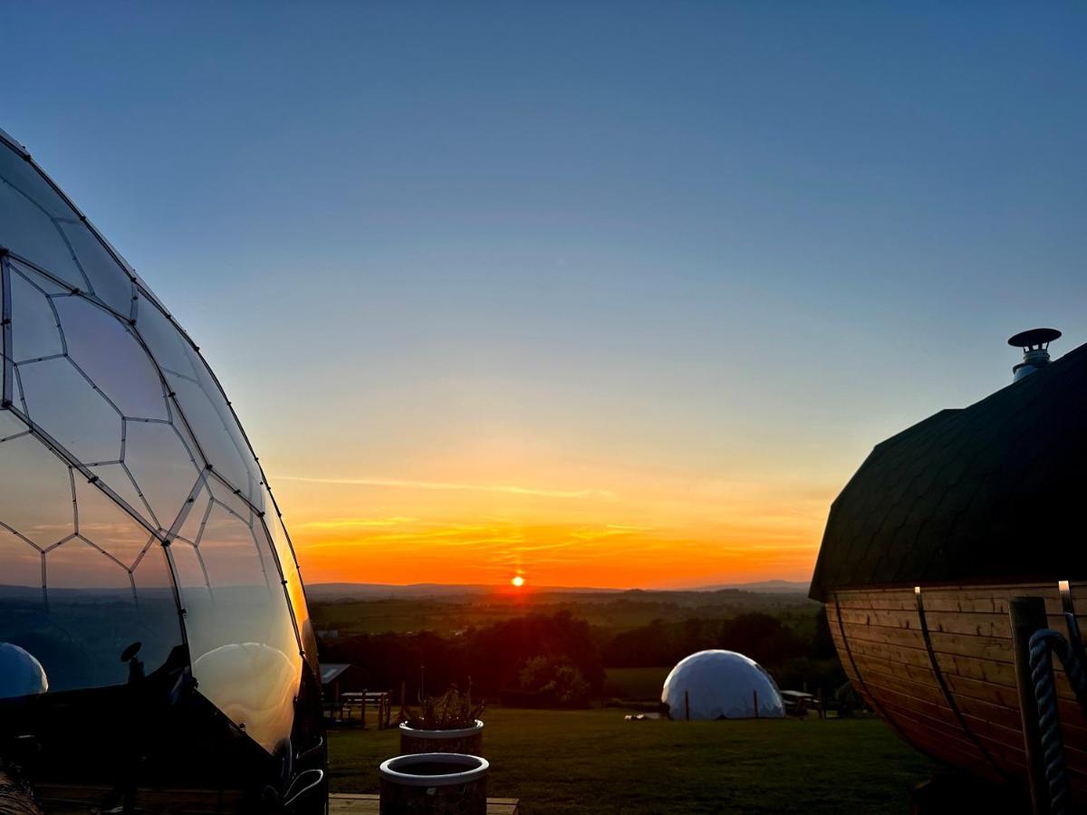 Deerstone Glamping-Pinhaw Beacon Dome Hot Tub Hotell Earby Eksteriør bilde