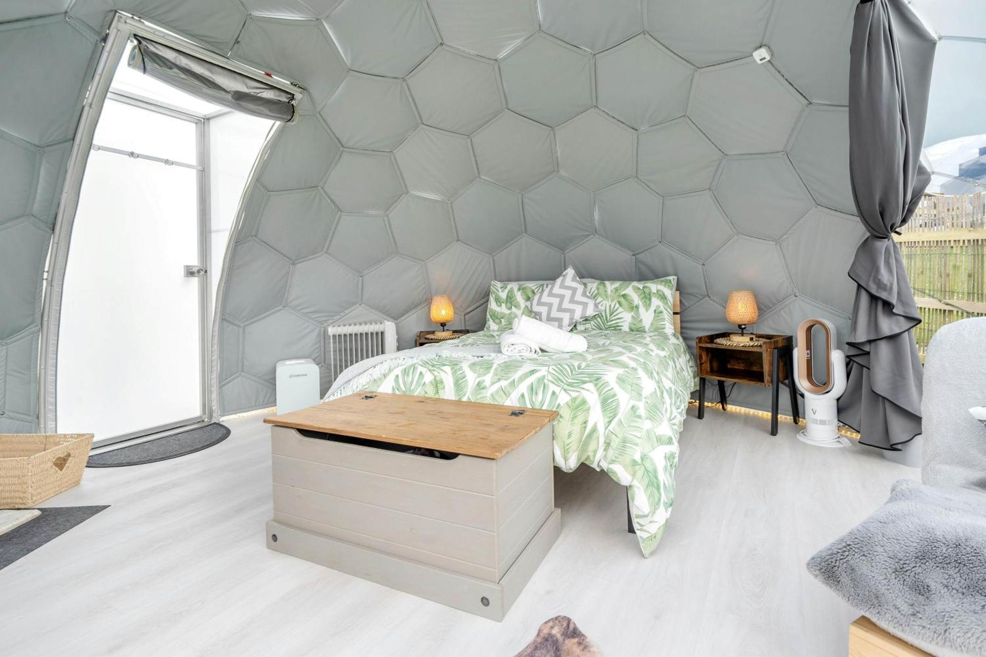 Deerstone Glamping-Pinhaw Beacon Dome Hot Tub Hotell Earby Eksteriør bilde